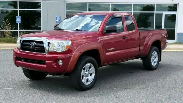 IMG-20251114-WA0061 2006 Toyota Tacoma access Cab V6 4WD Automatic